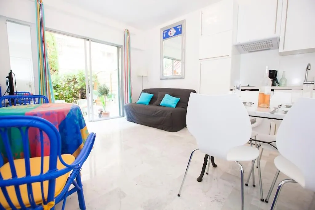 French Riviera: Seafront Apt & Pool Near Monaco Roquebrune-Cap-Martin Apartment