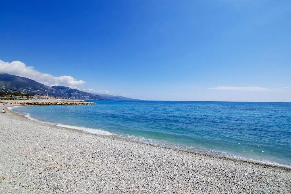 French Riviera: Seafront Apt & Pool Near Monaco Roquebrune-Cap-Martin