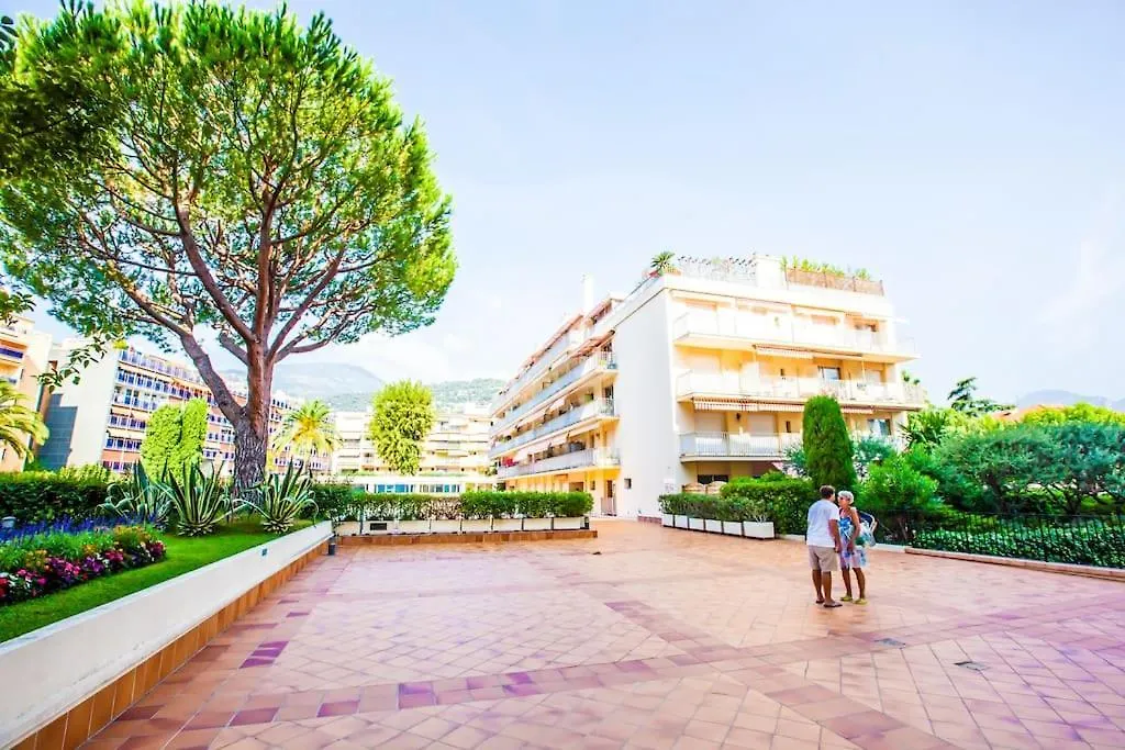 Apartment French Riviera: Seafront Apt & Pool Near Monaco Roquebrune-Cap-Martin